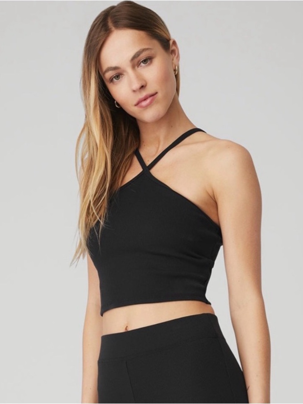 Alo Yoga- Goddess Ribbed Cross Crop Top, black- M